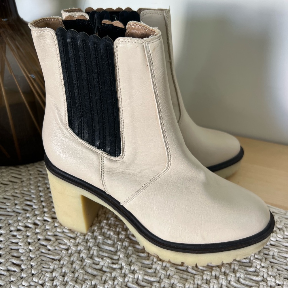 Oasis Society Boots - Picture 5 of 9